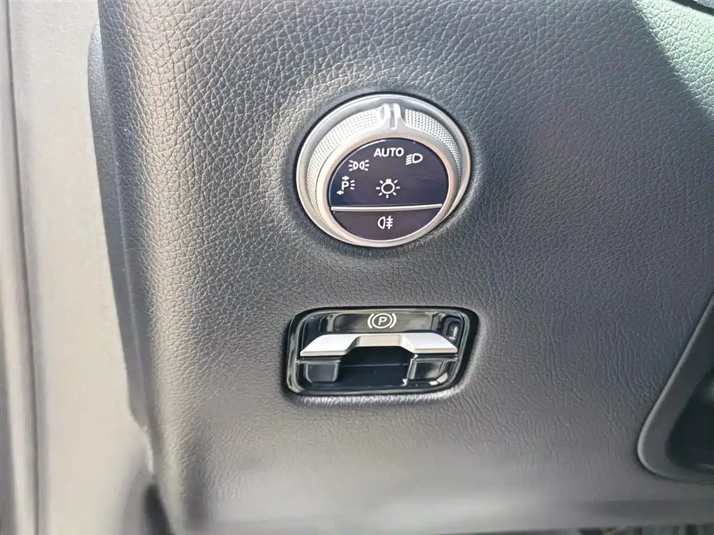 Mercedes-Benz GLC 2025 Facelift GLC 260 L 4MATIC Dynamic фото 31