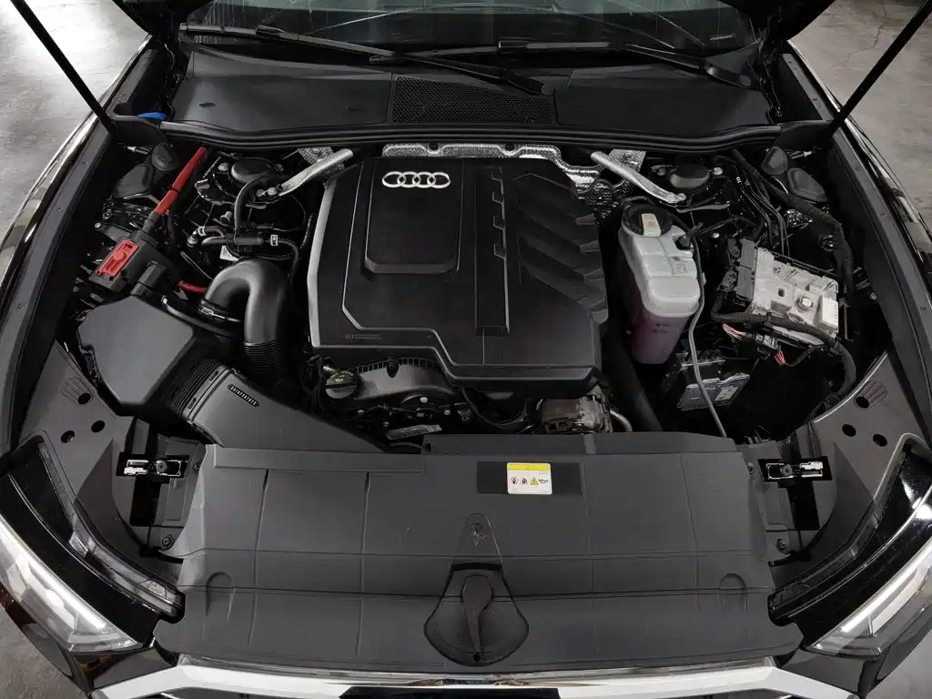 Фото 6 - Audi A6L