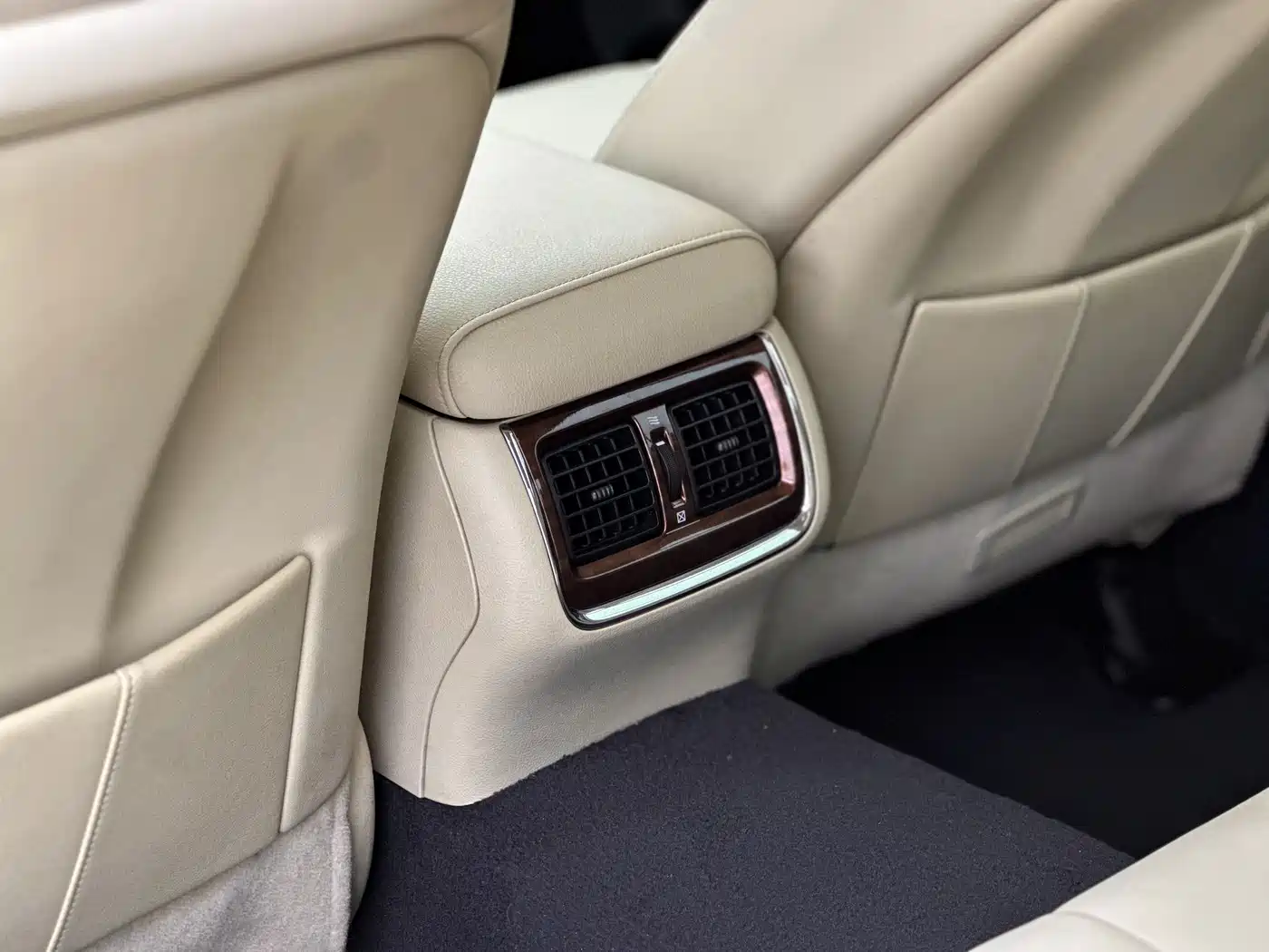 Toyota Crown 2015 2.0T Luxury фото 10