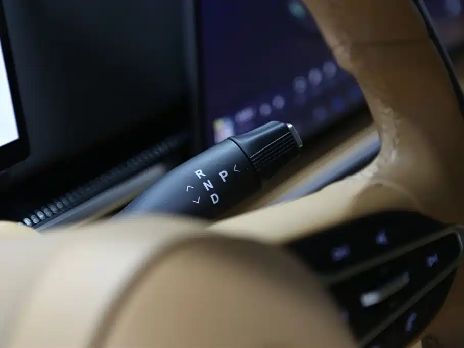 Voyah Auto Voyah Dreamer 2025 PHEV AWD Flagship Kunpeng Edition фото 8