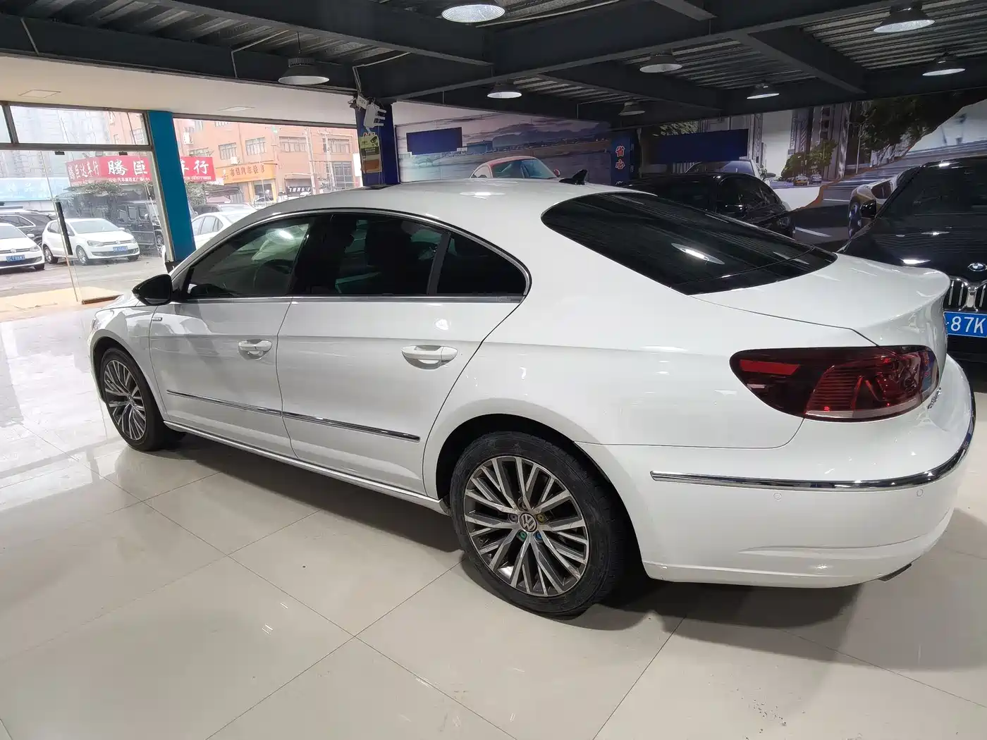 Volkswagen FAW-Volkswagen CC 2016 Model 1.8TSI Luxury фото 7