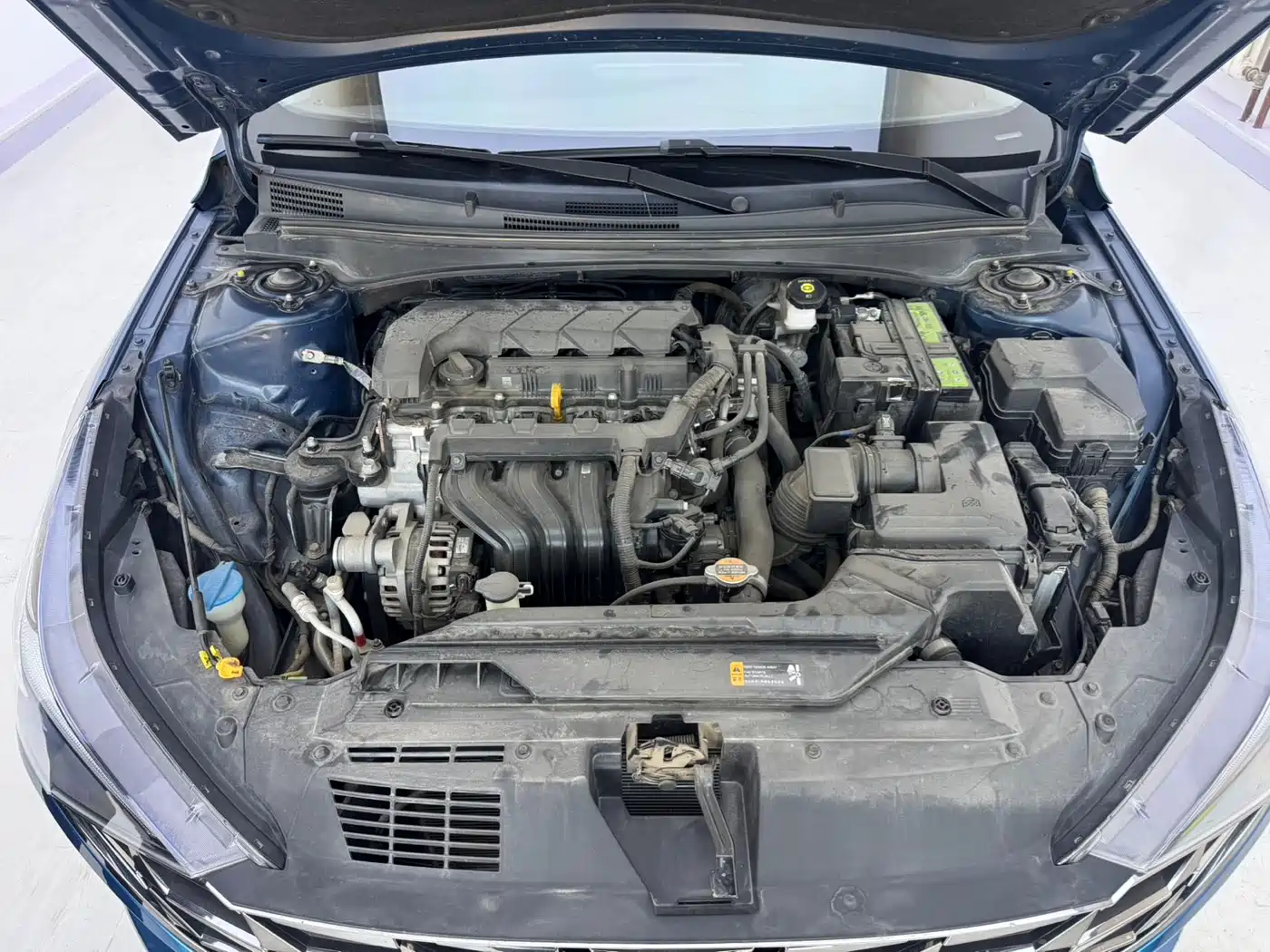 Hyundai Elantra 2021 1.5L CVT LUX Premium Edition фото 23