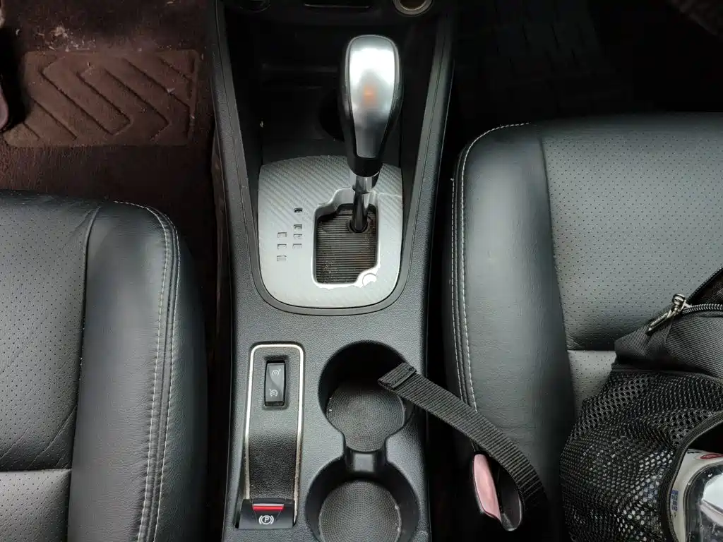 Renault Fluence 2015 2015 2.0L Standard Edition