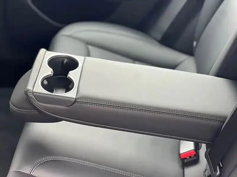 Photo 10 - Tesla Model 3