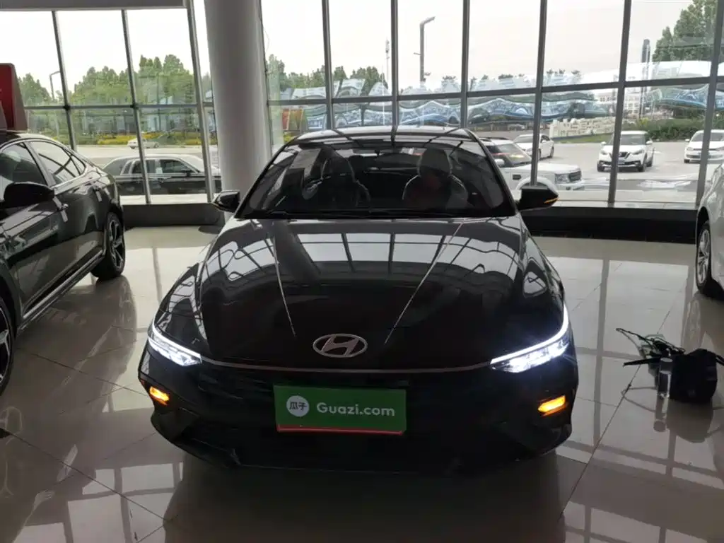 Hyundai Elantra 2023 1.5L CVT GLX Elite Edition фото 3