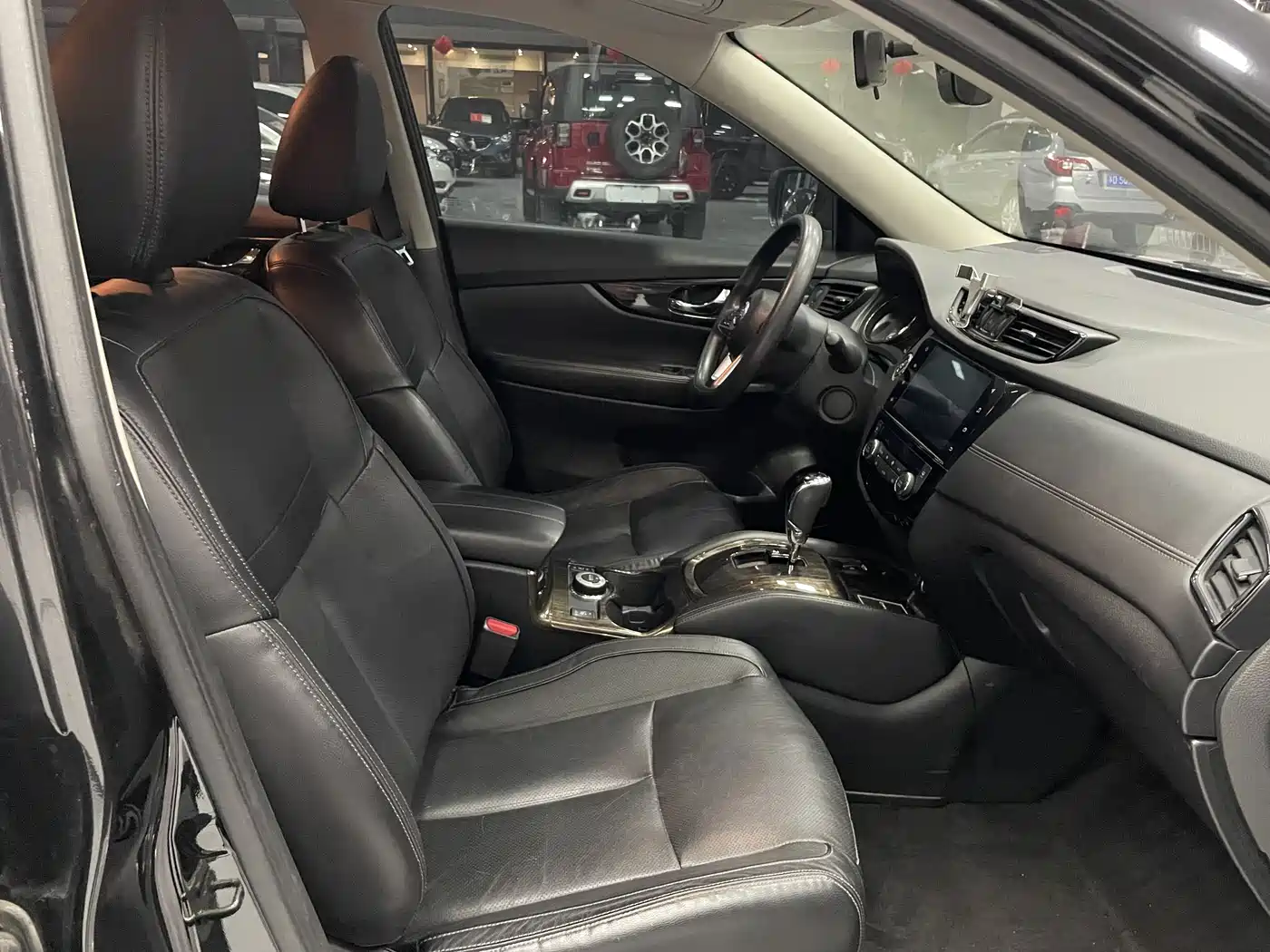 Фото 5 - Nissan X-Trail
