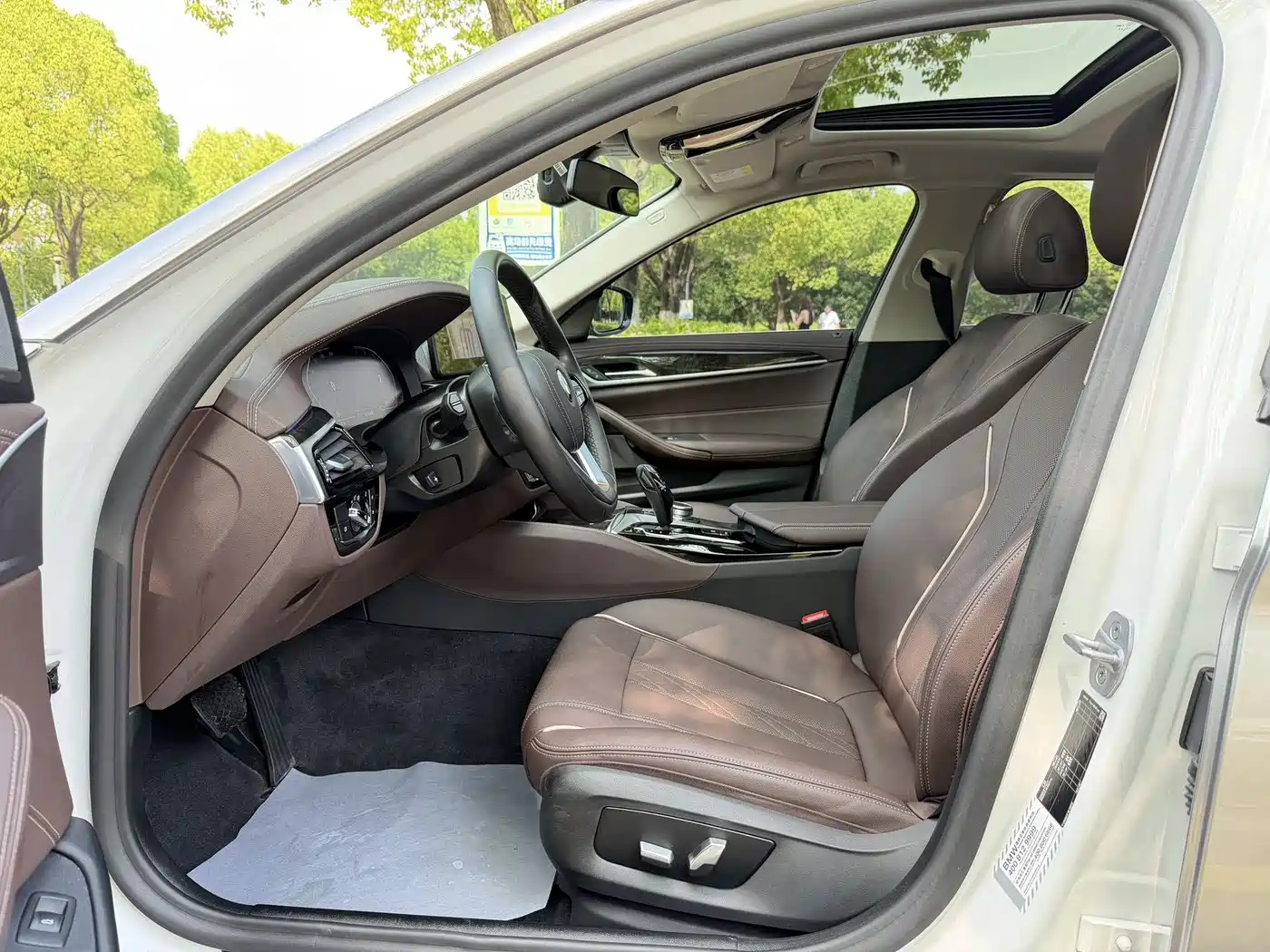 BMW 5 Series 2021 525Li Luxury Package фото 12