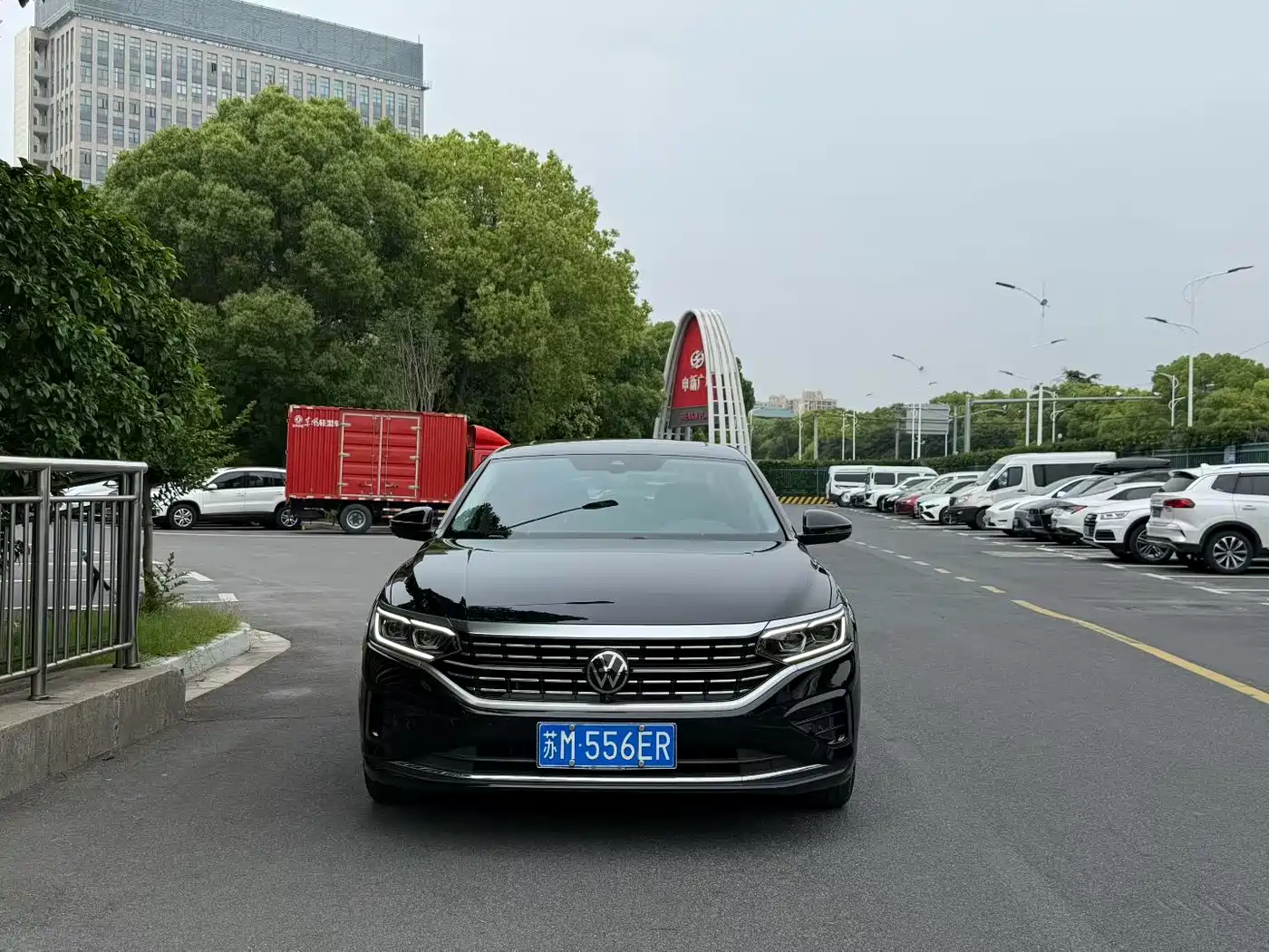 Volkswagen Passat 2023 330TSI Luxury Edition