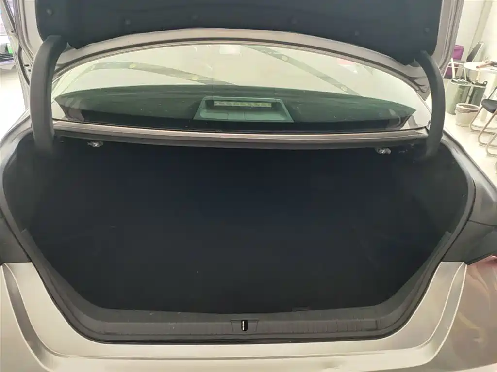 Toyota Avalon 2019 2.5L Touring Premium Edition China VI фото 19