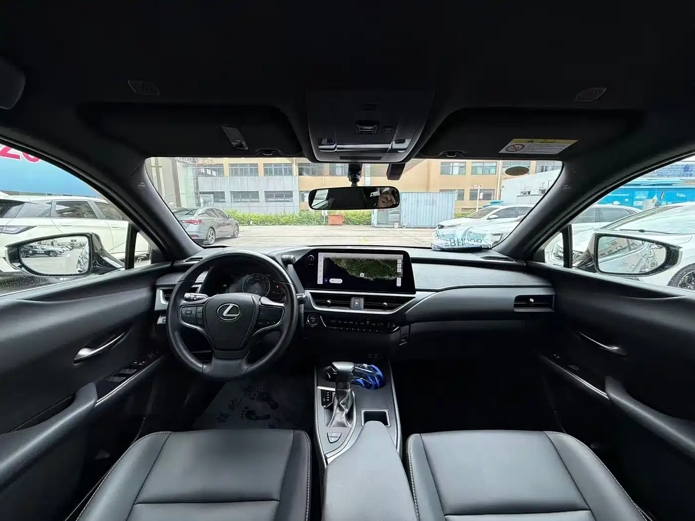 Lexus UX 2022 260h Cool Edition фото 7