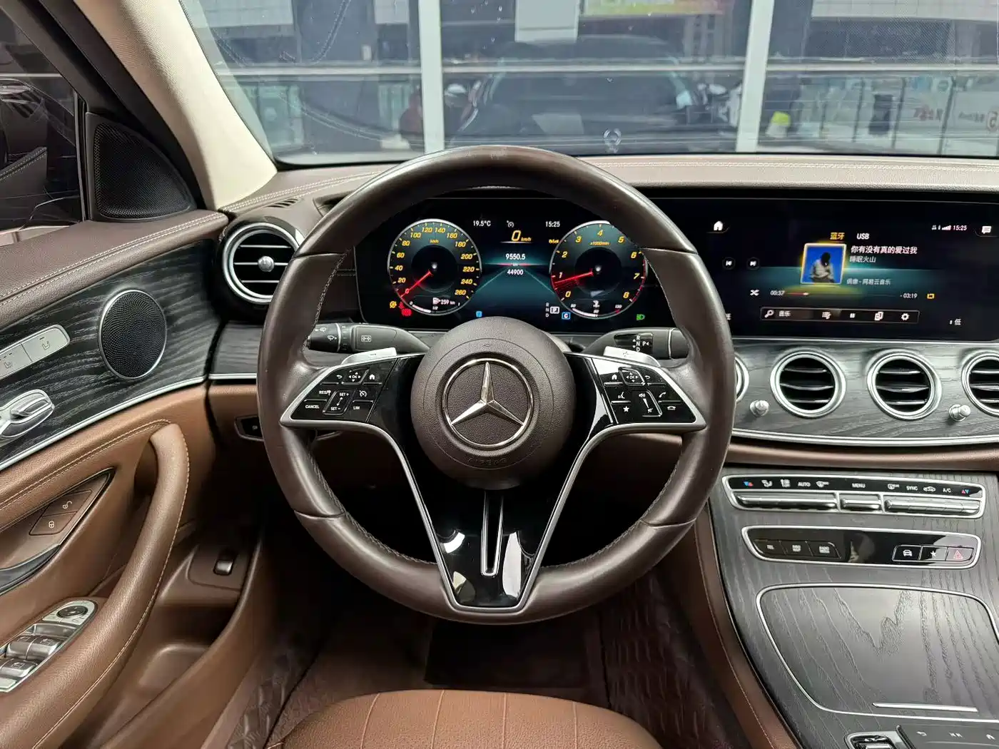 Mercedes-Benz E-Class, миниатюра 6