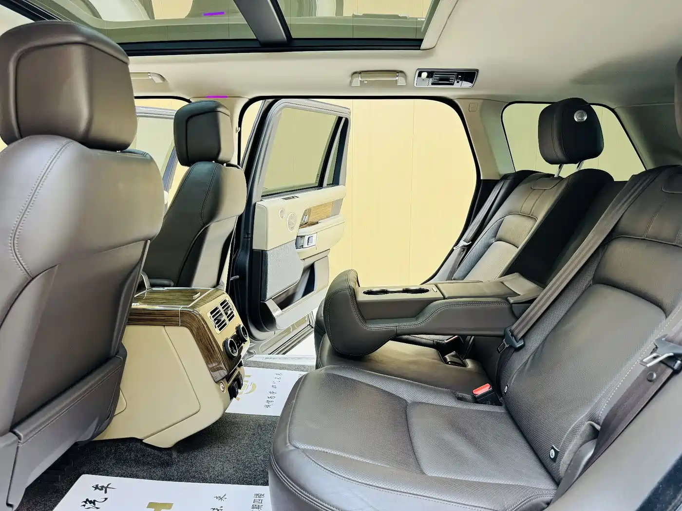 Land Rover Range Rover 2019 3.0 SC V6 Heritage Extended Edition фото 11