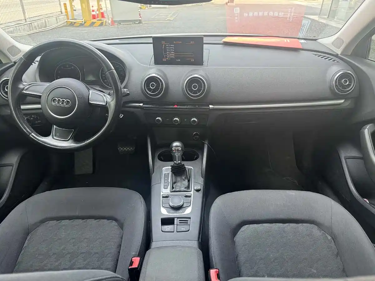 Audi A3 2016 Limousine 35 TFSI Progressive фото 13