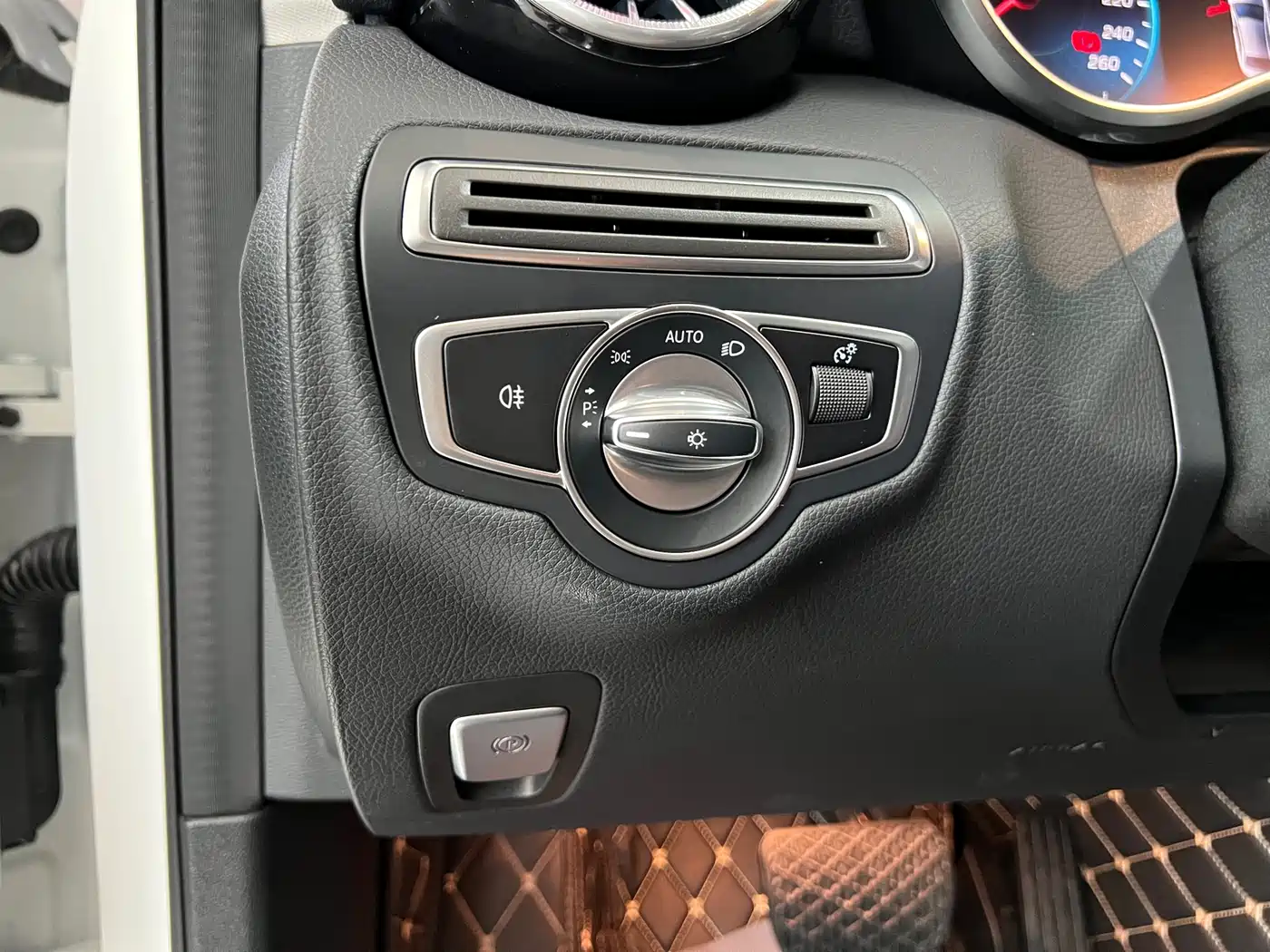 Mercedes-Benz C-Class 2021 C 260 L Sport Edition фото 23