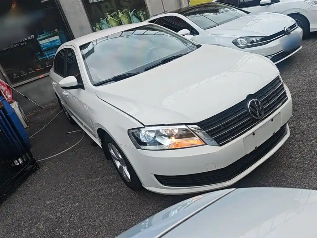 Volkswagen Lavida 2017 1.6L Automatic Comfort Edition фото 4