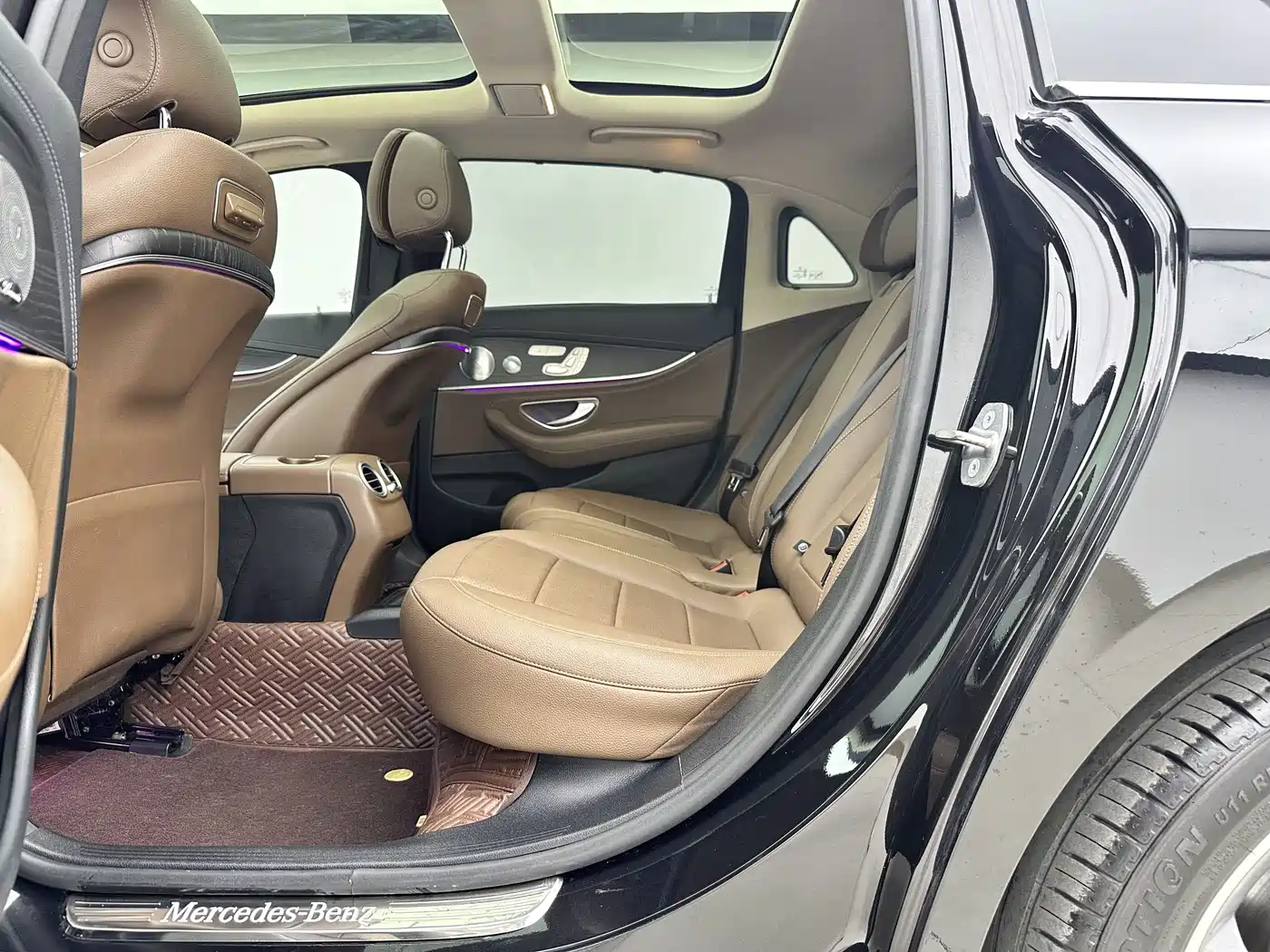 Mercedes-Benz E-Class 2020 E 300 L Sport Luxury Model фото 8