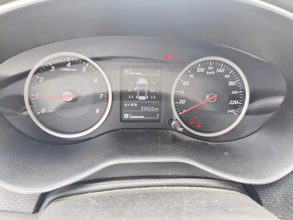 Baojun 730 2020 2019 1.5T Manual Fashion Version 7-Seater China V