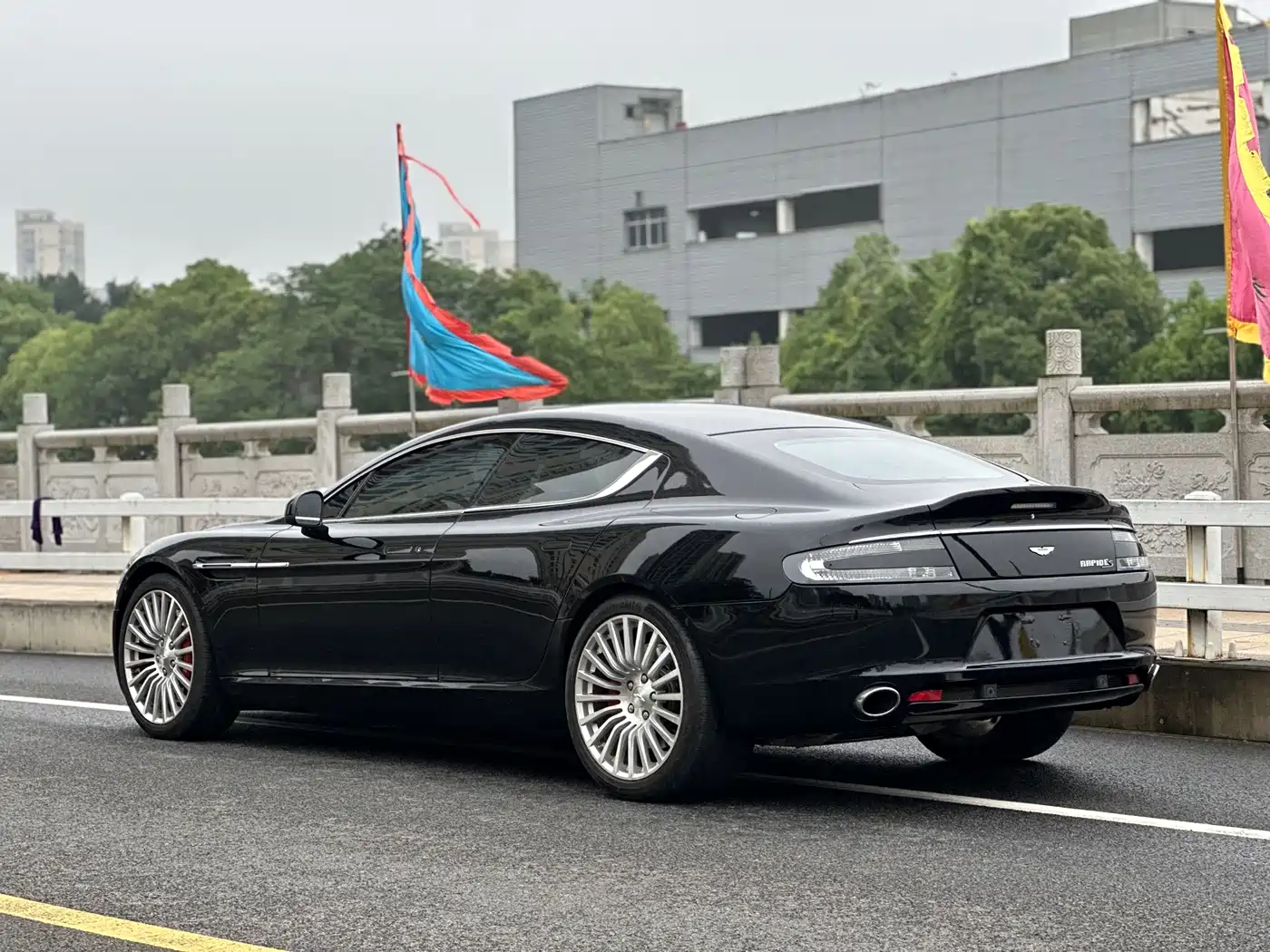 Aston Martin Rapide 2013 6.0L S фото 5