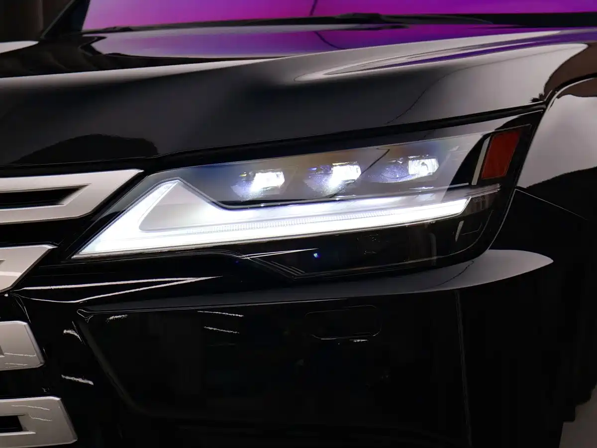 Lexus LX 2025 700h Boundary Edition фото 7