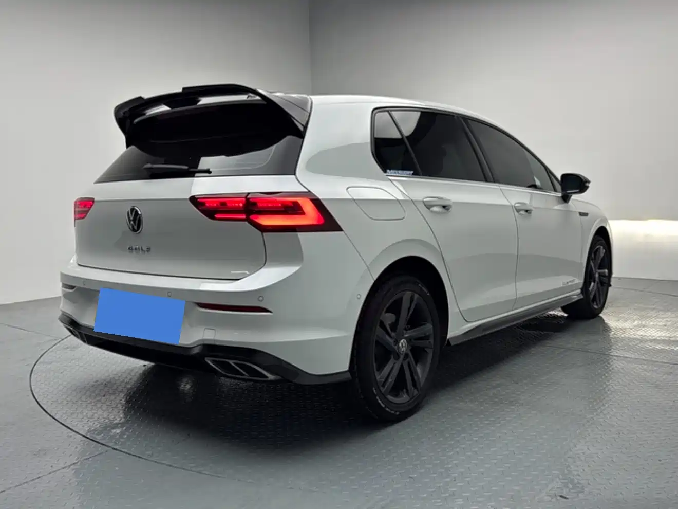 Фото 6 - Volkswagen Golf