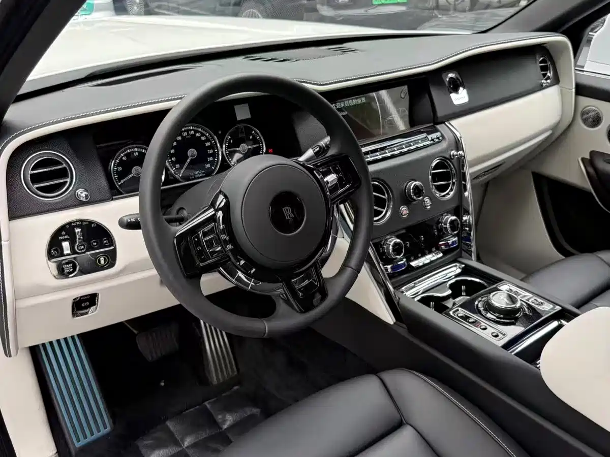Rolls-Royce Cullinan 2025 2024 5-Seater