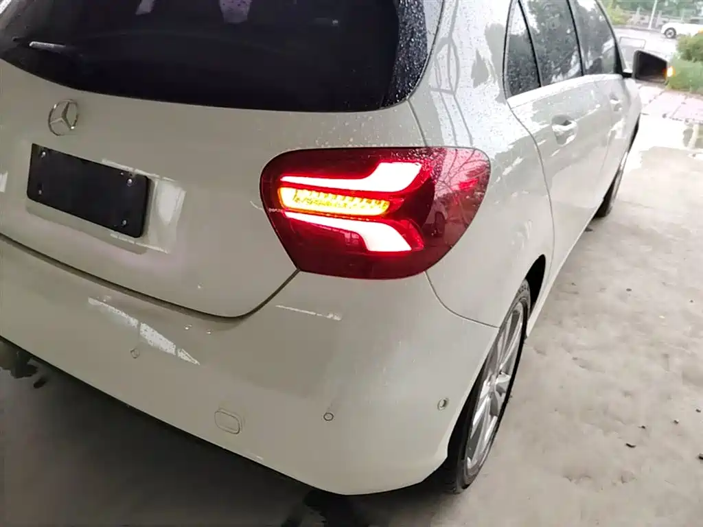 Mercedes-Benz A-Class (Import) 2016 A 200 Dynamic фото 8