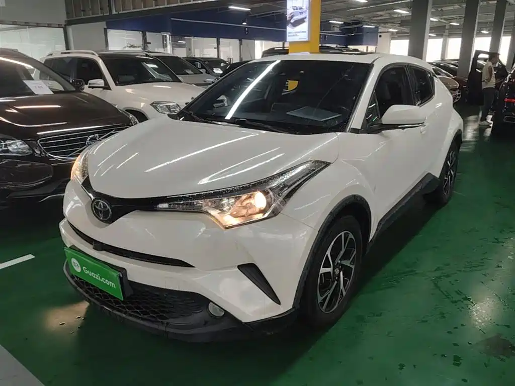 Toyota C-HR 2020 Model 2.0L Leading