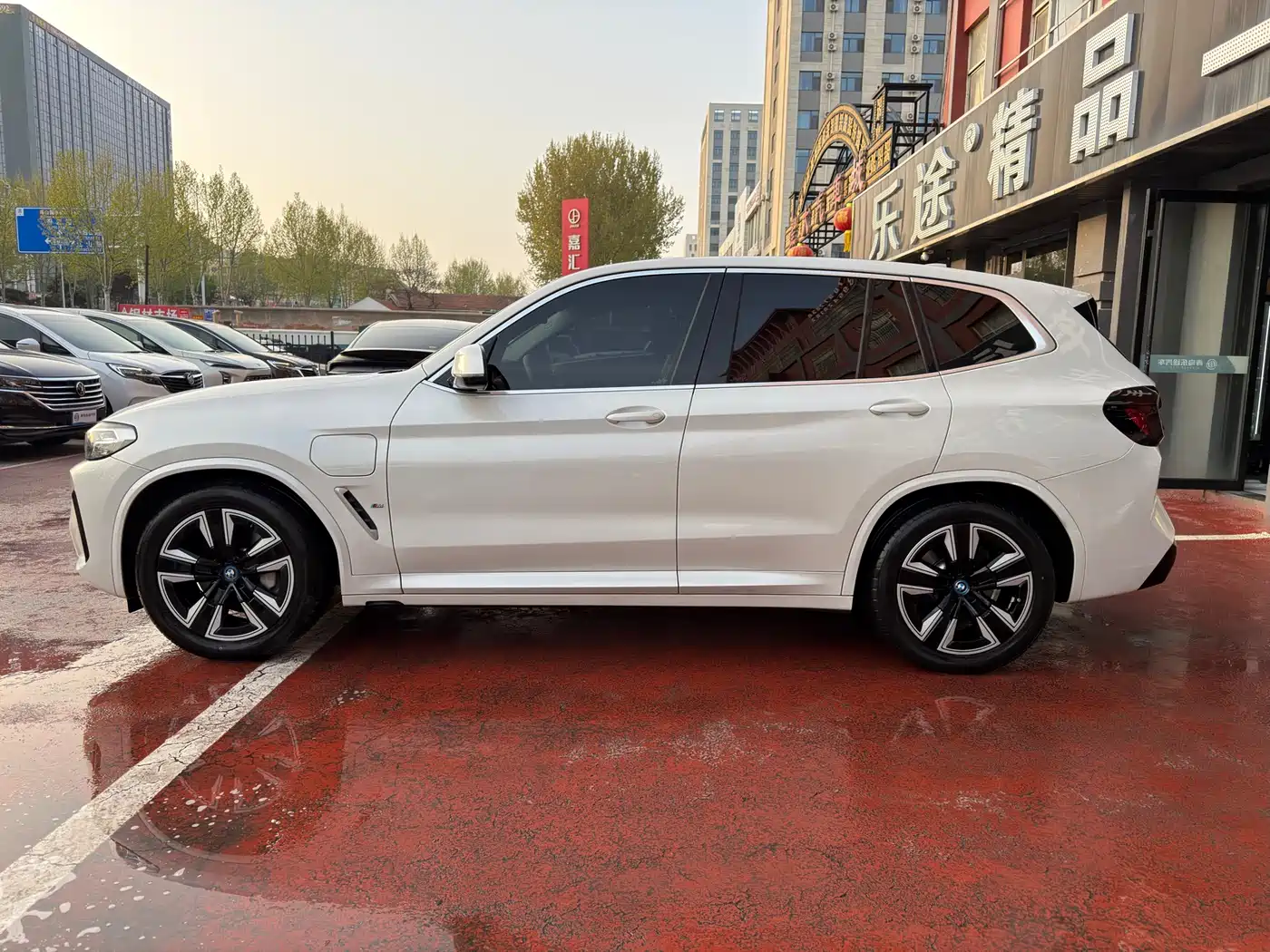 BMW IX3