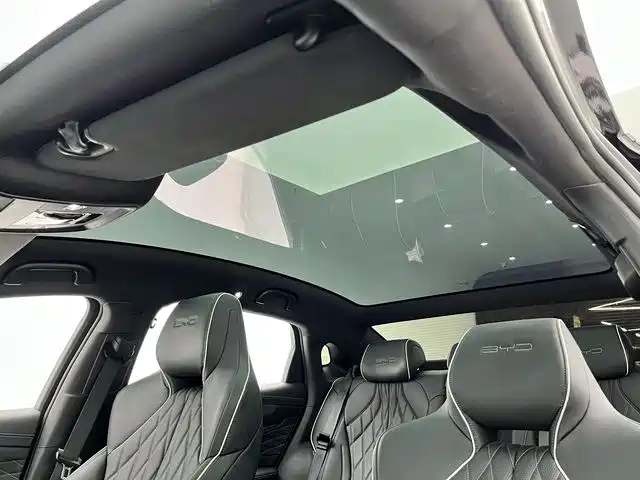 BYD Seal 2022 550km Standard Range RWD Elite фото 16