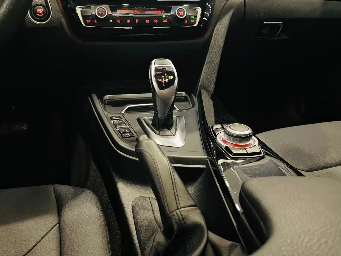 BMW 3 Series 2017 320Li M Sport фото 8