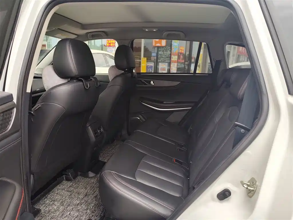 Фото 7 - Changan CS75