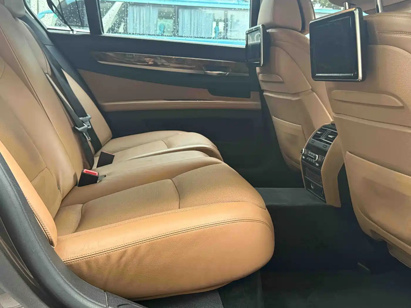 BMW 7 Series 2013 Model 740Li Luxury фото 10
