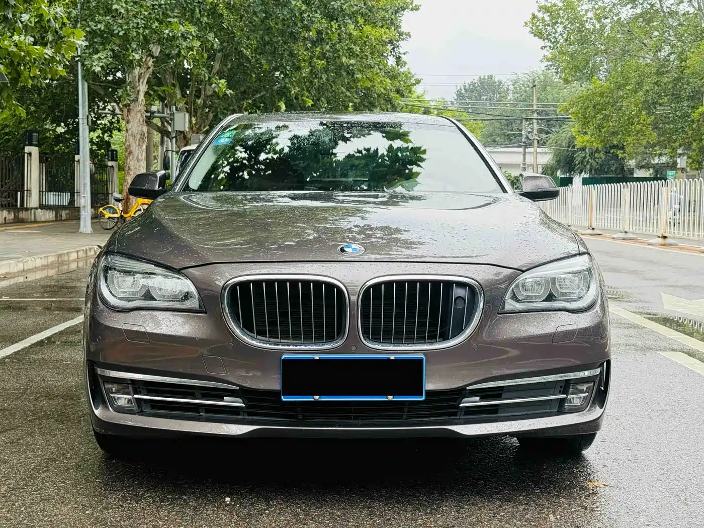 BMW 7 Series 2013 Model 740Li Luxury фото 4