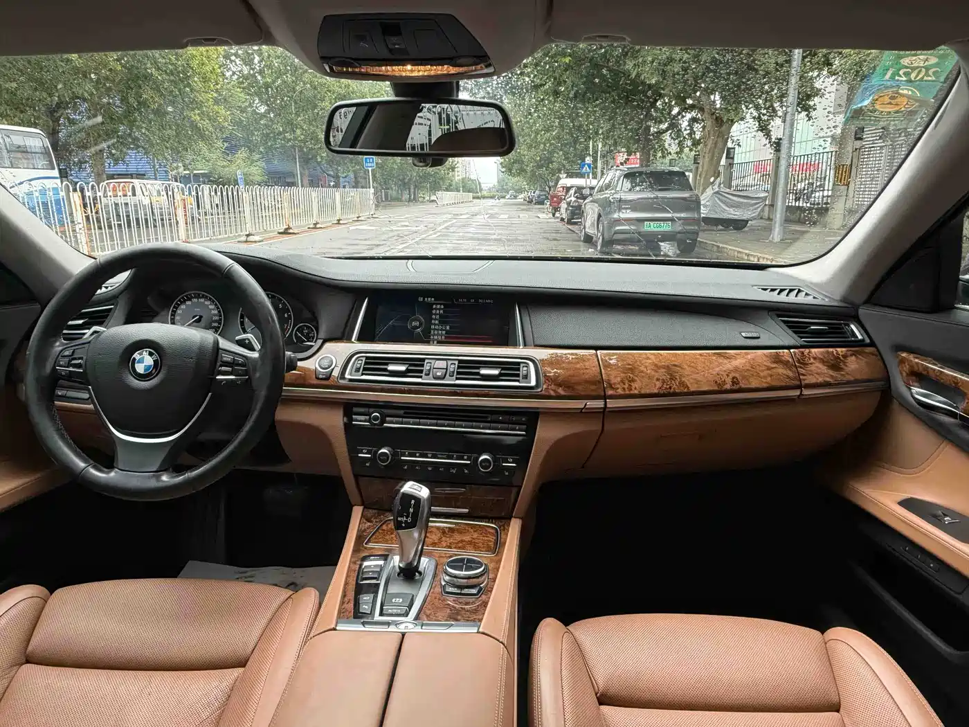 BMW 7 Series 2013 Model 740Li Luxury фото 18