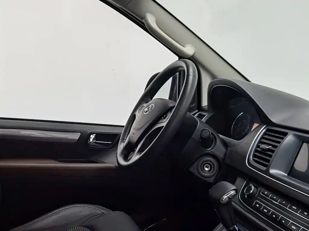 SAIC Maxus Maxus G10 2018 2018 PLUS 2.0T Automatic Elite Edition