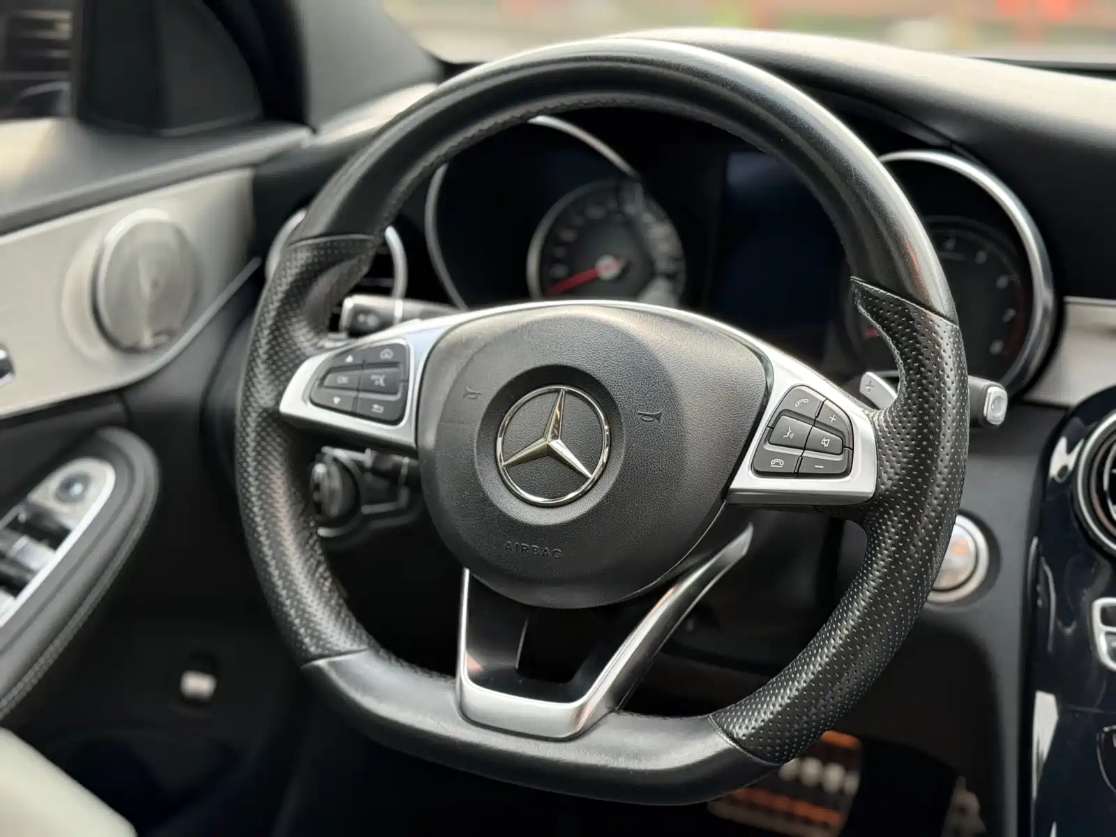 Фото 16 - Mercedes-Benz C-Class