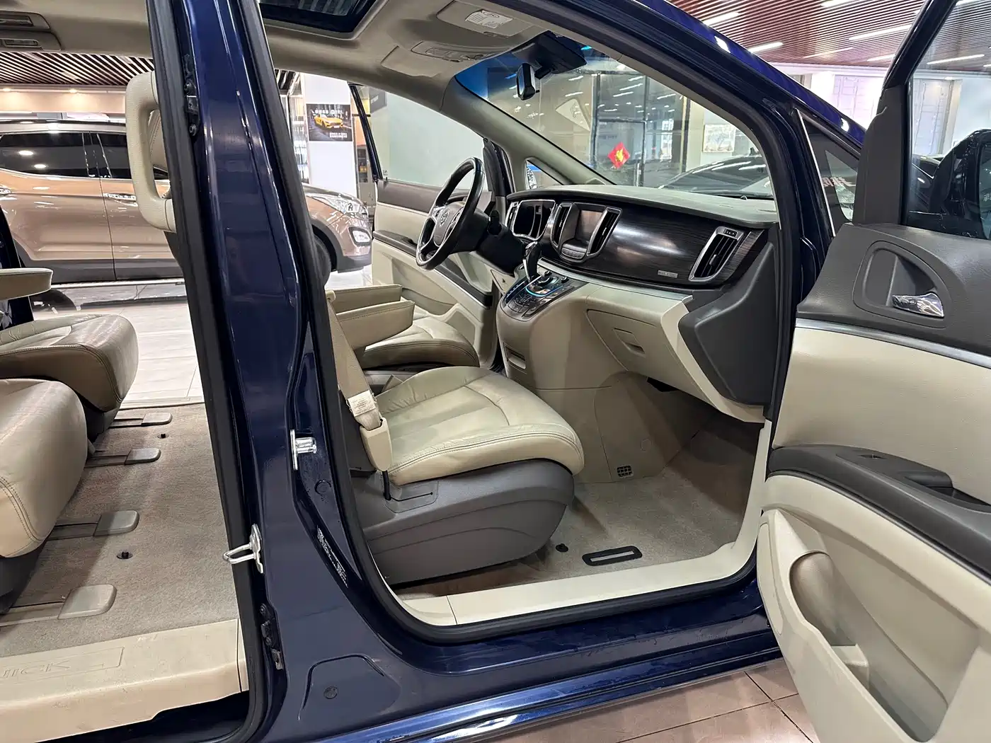 Buick GL8 2011 3.0L GT Luxury Business Elegance Edition фото 11