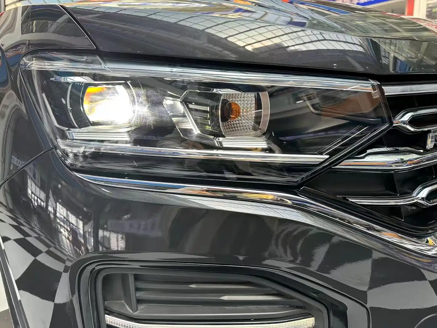 Volkswagen Tayron 2021 280TSI 2WD Luxury Smart Connect фото 4