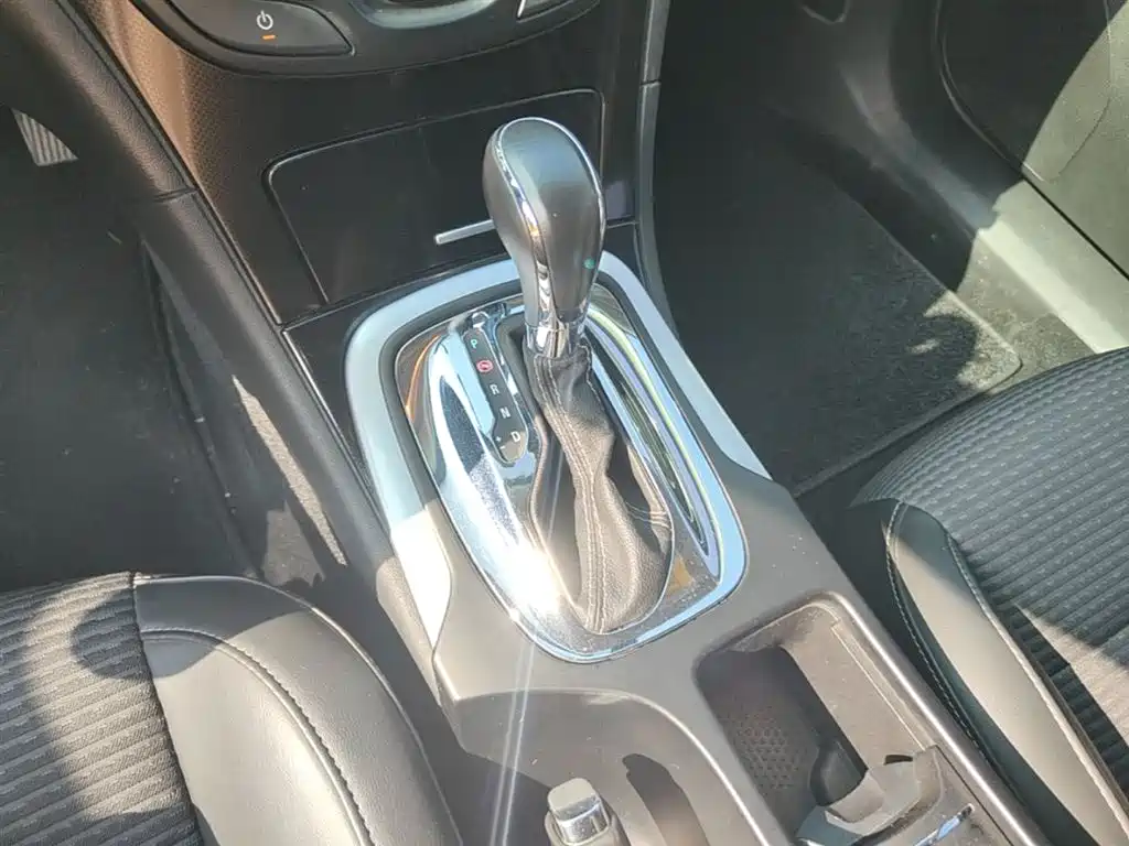 Buick Regal 2015 1.6T Leading Tech Edition фото 14