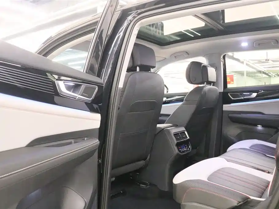 Volkswagen Teramont 2024 Touareg X 380TSI 4WD Dragon Auspicious Edition фото 20