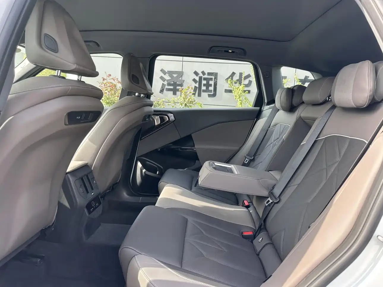BMW X3 2025 xDrive25L Luxury Package фото 7