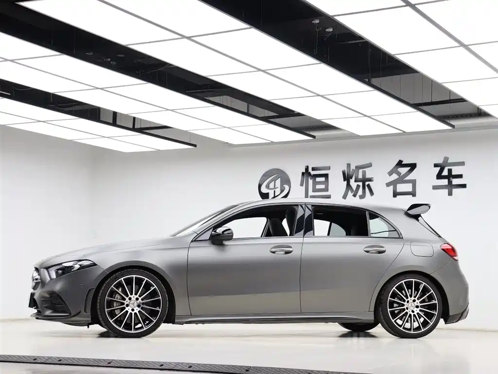 Mercedes-Benz A-Class AMG (Import) 2020 AMG A 35 4MATIC фото 31
