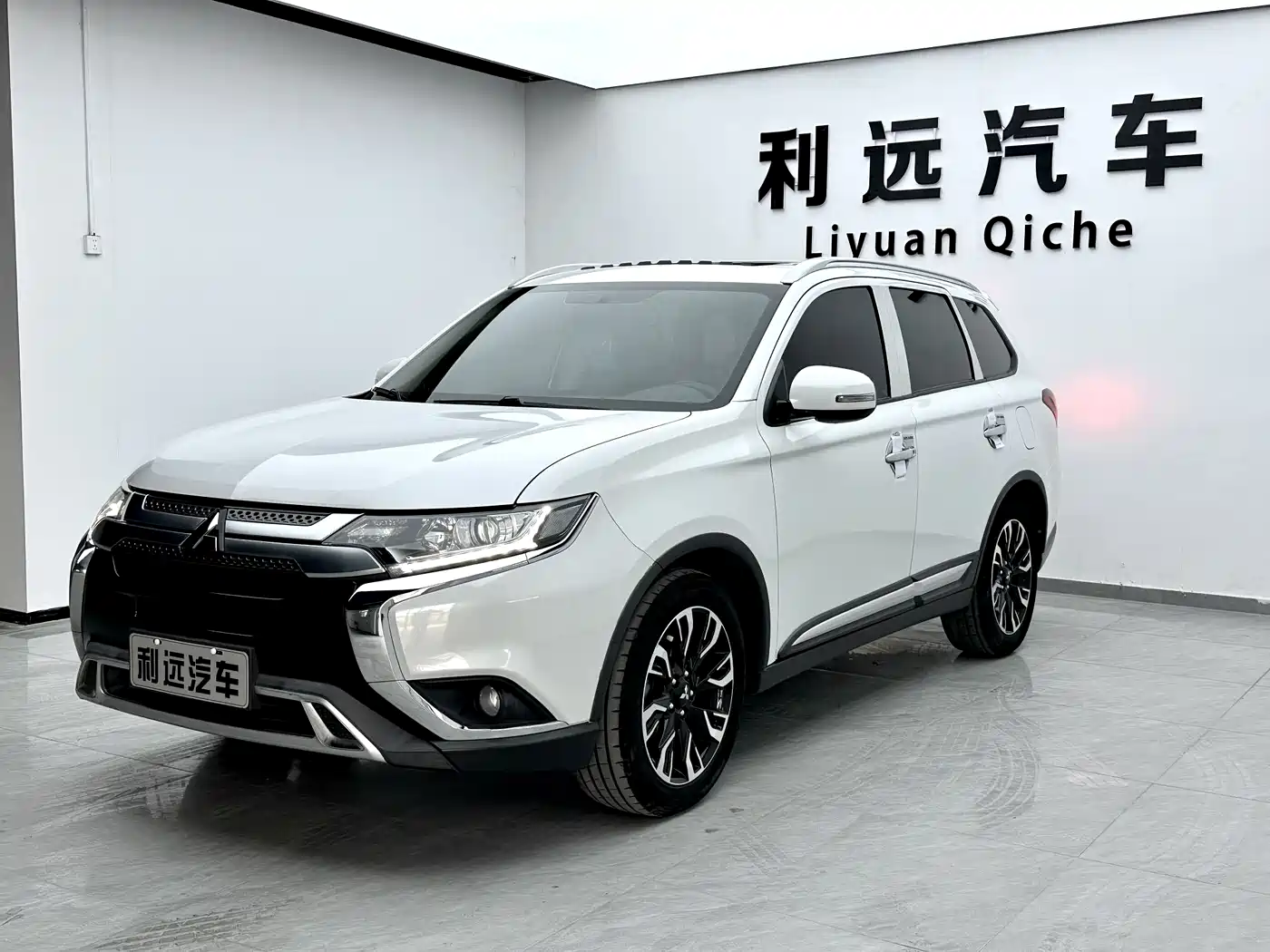 Mitsubishi Outlander 2019 2.0L 2WD Enjoy 5-Seater China VI фото 4