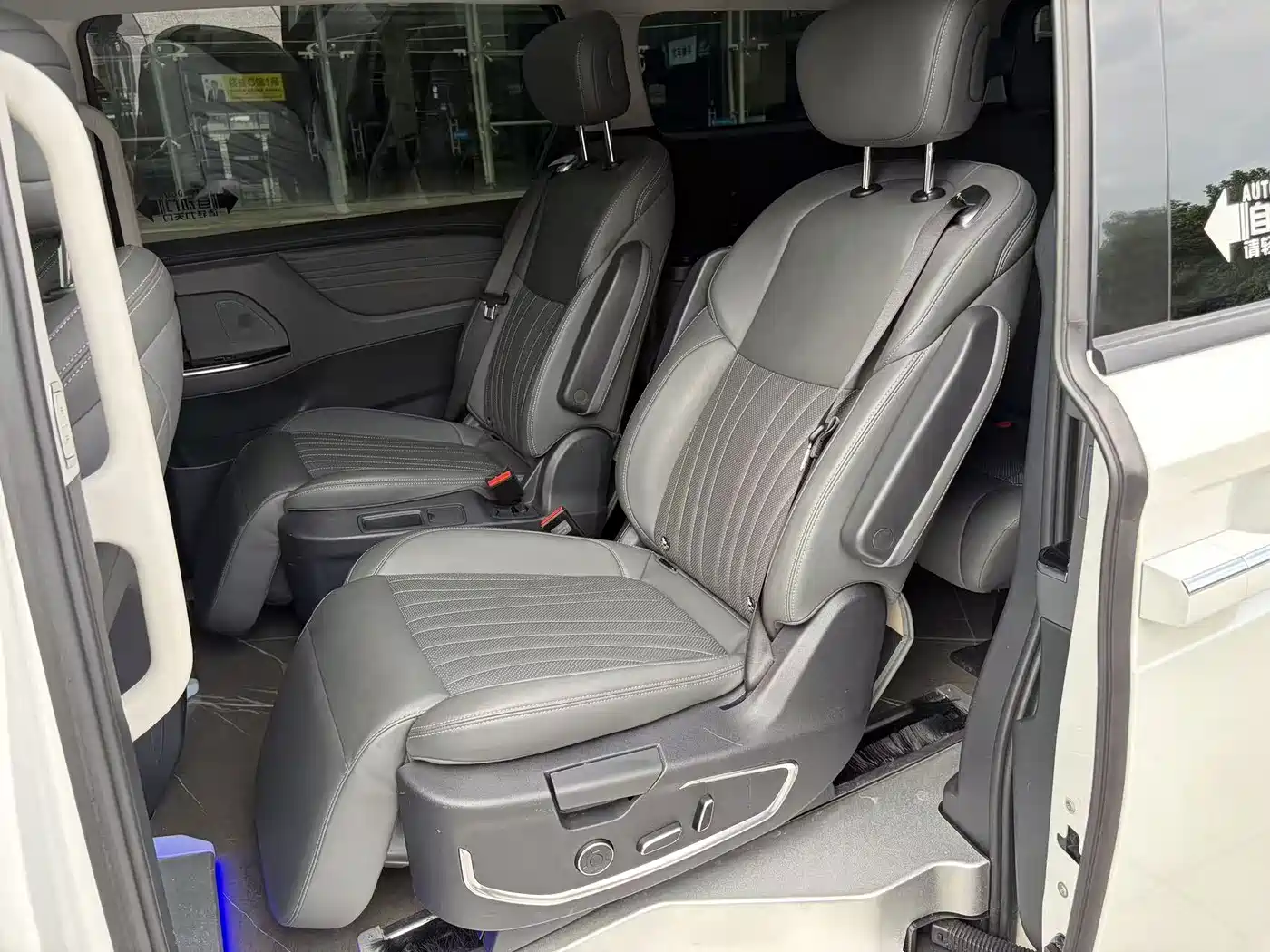 JAC Refine Refine RF8 PHEV 2024 2024 Smart Edition 1.5T 150KM Flagship (LFP)