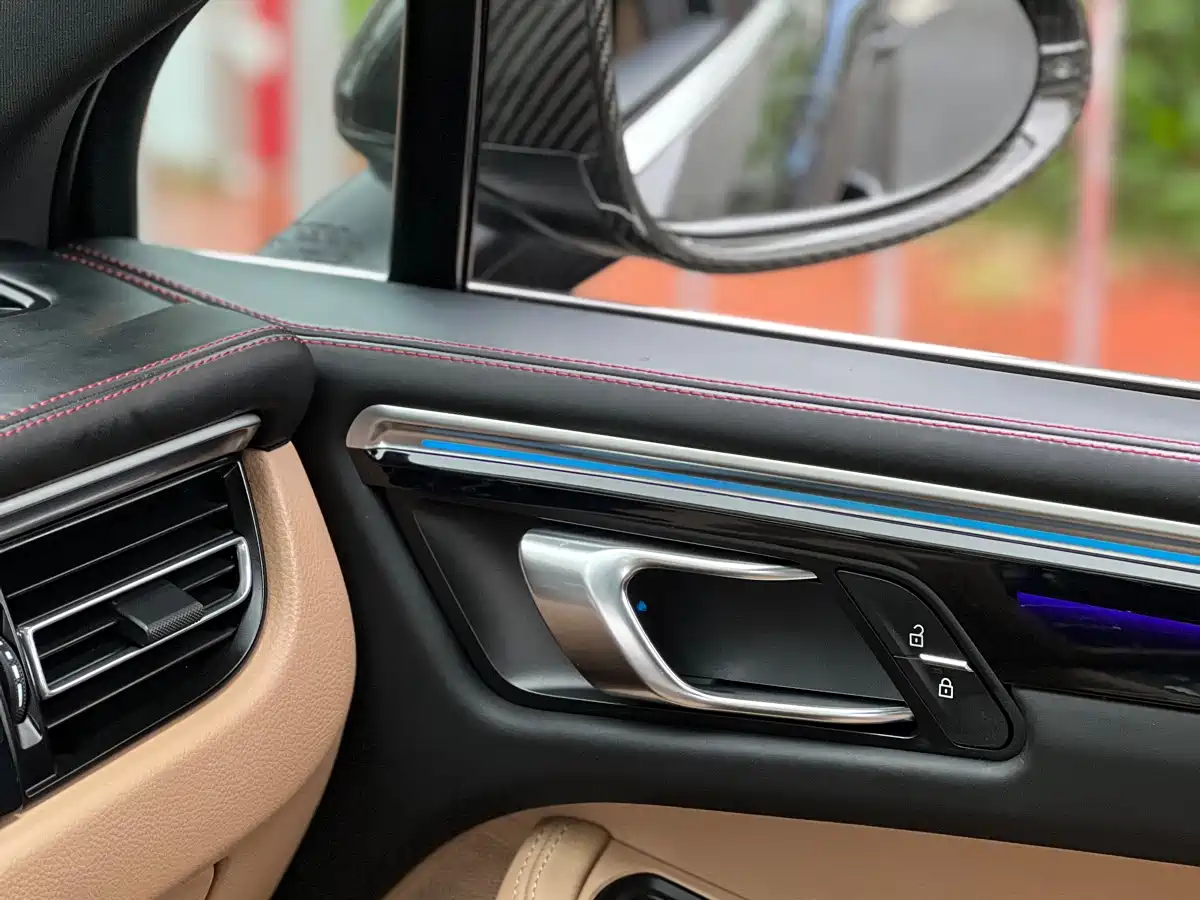 Porsche Macan 2020 Macan 2.0T фото 19