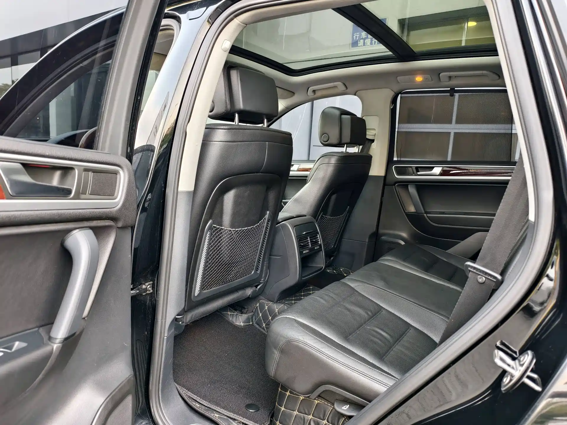 Фото 15 - Volkswagen Touareg