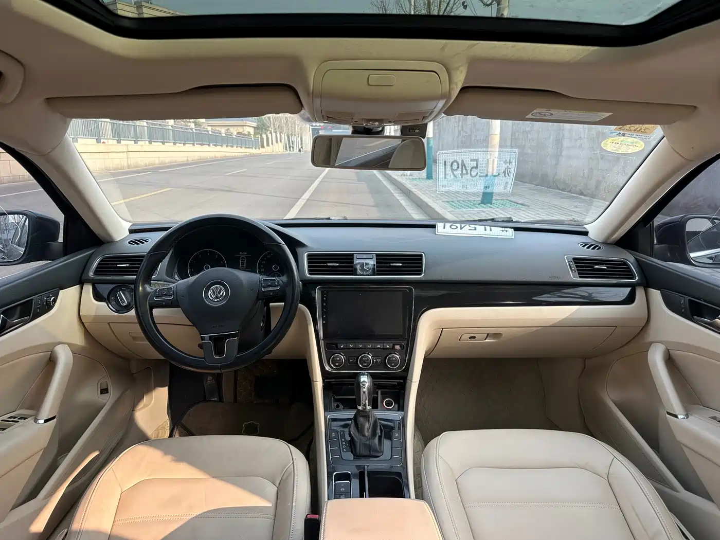 Volkswagen Passat 2014 1.8TSI DSG Luxury Edition фото 12