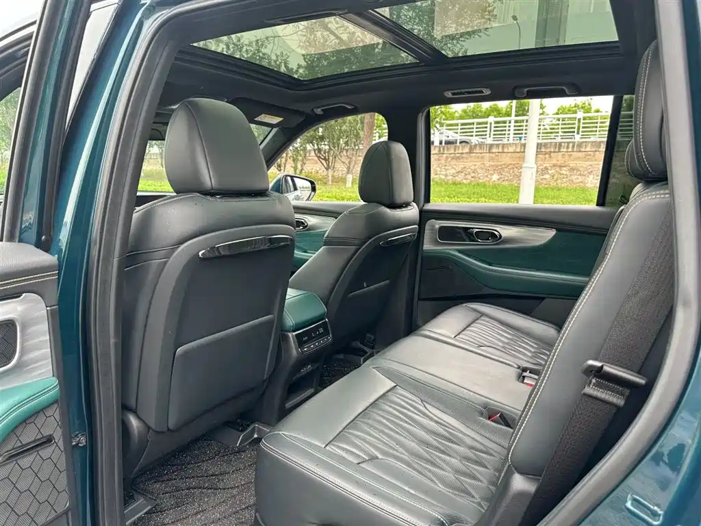 GAC Trumpchi Trumpchi GS8 2022 Dual Engine Series 2.0TM 2WD Premium Edition (7-Seater) фото 8