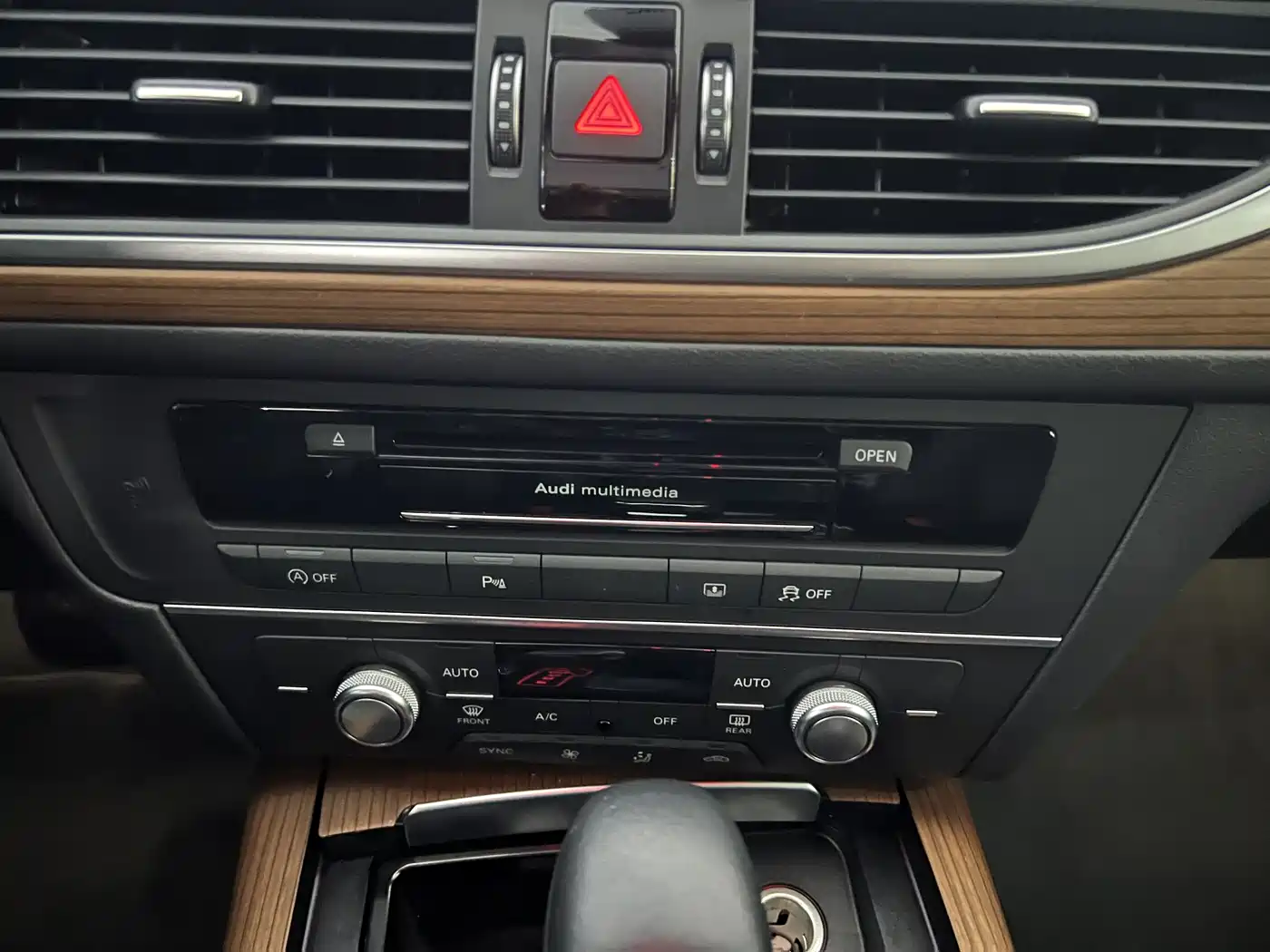 Audi A6L 2018 30th Anniversary 30 FSI Style фото 8