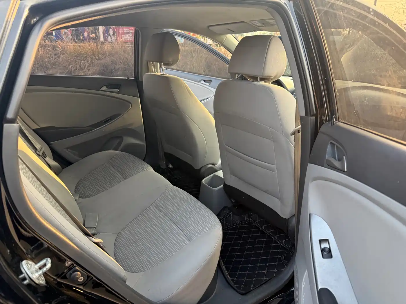 Hyundai Verna 2014 1.4L Manual Top TOP фото 11